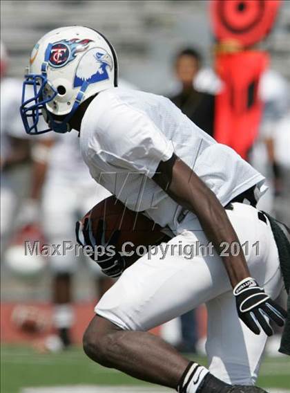 Thumbnail 1 in Inner City Classic (Crenshaw HS) photogallery.