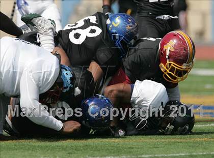 Thumbnail 3 in Inner City Classic (Crenshaw HS) photogallery.