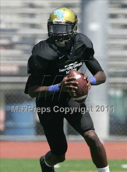 Thumbnail 2 in Inner City Classic (Crenshaw HS) photogallery.