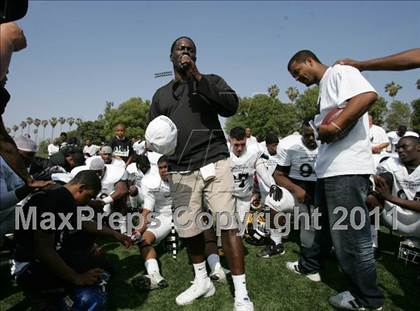 Thumbnail 1 in Inner City Classic (Crenshaw HS) photogallery.