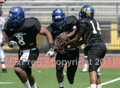 Thumbnail 2 in Inner City Classic (Crenshaw HS) photogallery.