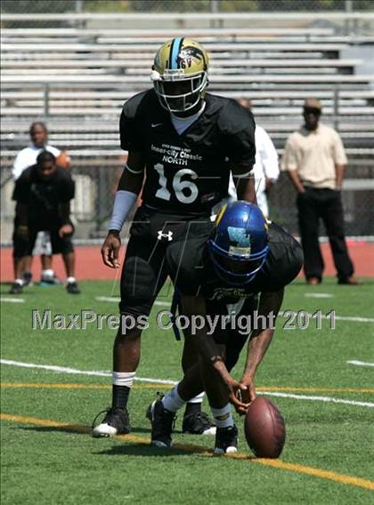 Thumbnail 2 in Inner City Classic (Crenshaw HS) photogallery.