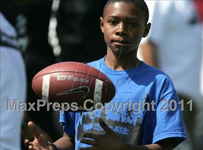 Thumbnail 2 in Inner City Classic (Crenshaw HS) photogallery.