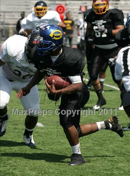 Thumbnail 1 in Inner City Classic (Crenshaw HS) photogallery.