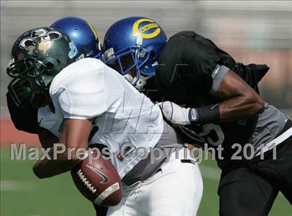 Thumbnail 2 in Inner City Classic (Crenshaw HS) photogallery.