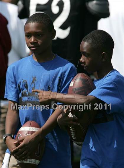 Thumbnail 1 in Inner City Classic (Crenshaw HS) photogallery.