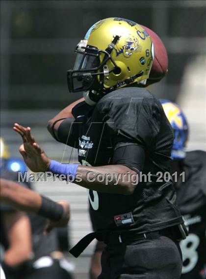 Thumbnail 1 in Inner City Classic (Crenshaw HS) photogallery.