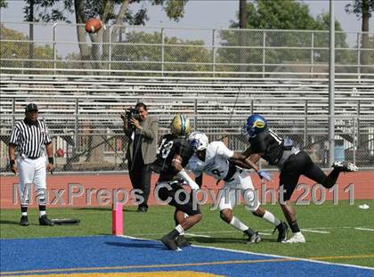 Thumbnail 3 in Inner City Classic (Crenshaw HS) photogallery.