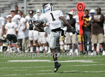 Thumbnail 1 in Inner City Classic (Crenshaw HS) photogallery.