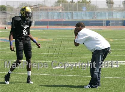 Thumbnail 2 in Inner City Classic (Crenshaw HS) photogallery.