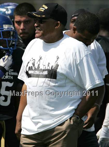 Thumbnail 3 in Inner City Classic (Crenshaw HS) photogallery.