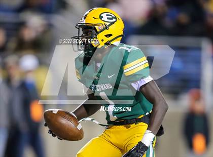 Thumbnail 2 in St. Edward vs. Springfield (OHSAA D1 Final) photogallery.