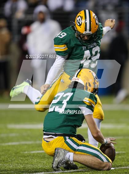 Thumbnail 3 in St. Edward vs. Springfield (OHSAA D1 Final) photogallery.