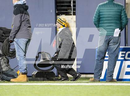 Thumbnail 2 in St. Edward vs. Springfield (OHSAA D1 Final) photogallery.
