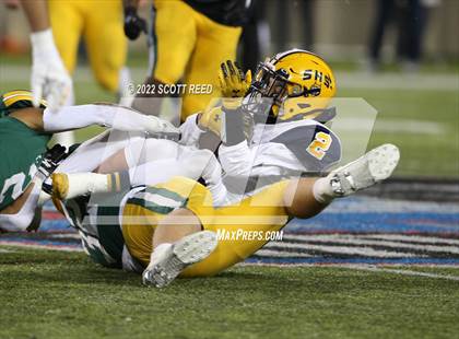 Thumbnail 3 in St. Edward vs. Springfield (OHSAA D1 Final) photogallery.