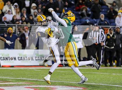 Thumbnail 3 in St. Edward vs. Springfield (OHSAA D1 Final) photogallery.