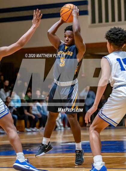 Thumbnail 2 in Rocky Mount vs Westover (NCHSAA 3A Third Round) photogallery.