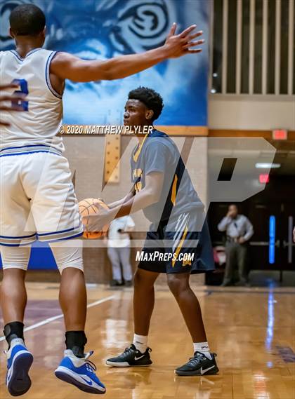 Thumbnail 2 in Rocky Mount vs Westover (NCHSAA 3A Third Round) photogallery.