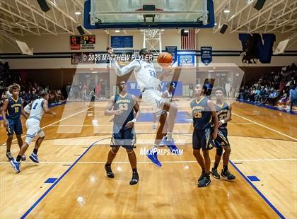 Thumbnail 3 in Rocky Mount vs Westover (NCHSAA 3A Third Round) photogallery.