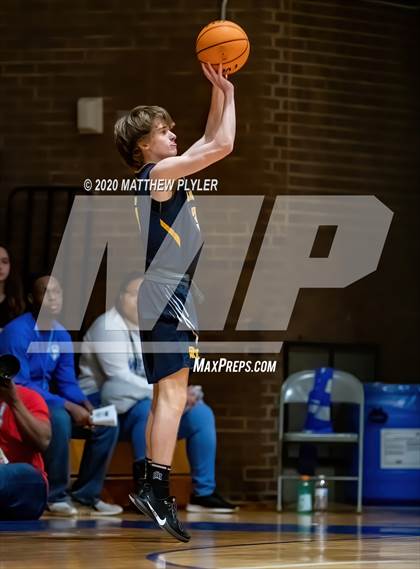 Thumbnail 3 in Rocky Mount vs Westover (NCHSAA 3A Third Round) photogallery.