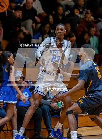 Thumbnail 2 in Rocky Mount vs Westover (NCHSAA 3A Third Round) photogallery.