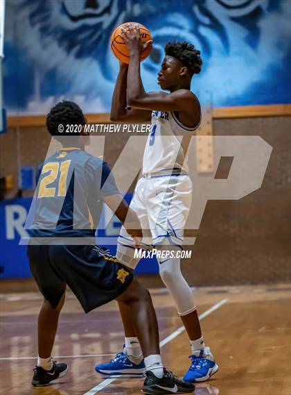 Thumbnail 2 in Rocky Mount vs Westover (NCHSAA 3A Third Round) photogallery.