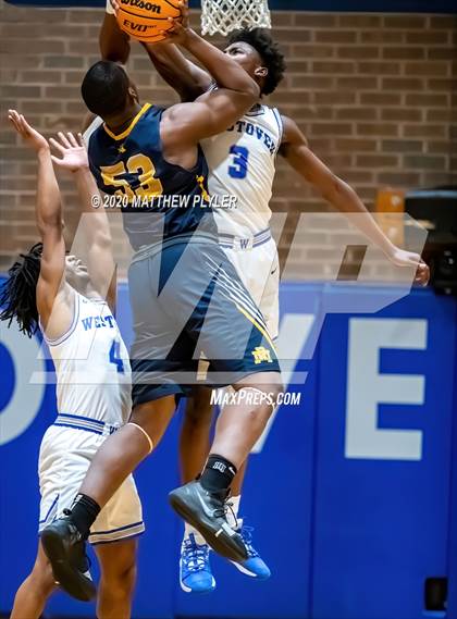 Thumbnail 2 in Rocky Mount vs Westover (NCHSAA 3A Third Round) photogallery.