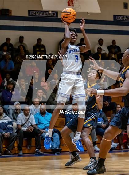 Thumbnail 1 in Rocky Mount vs Westover (NCHSAA 3A Third Round) photogallery.