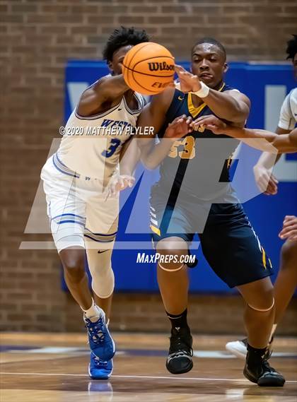 Thumbnail 1 in Rocky Mount vs Westover (NCHSAA 3A Third Round) photogallery.