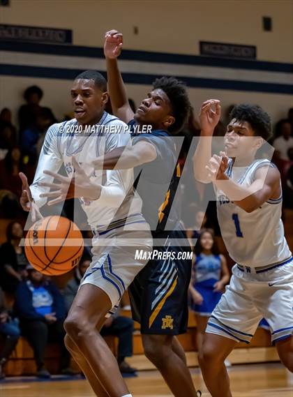 Thumbnail 3 in Rocky Mount vs Westover (NCHSAA 3A Third Round) photogallery.