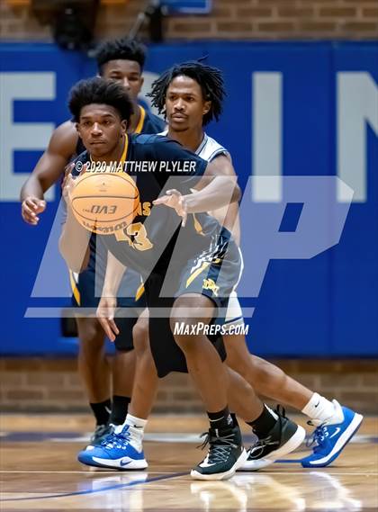 Thumbnail 1 in Rocky Mount vs Westover (NCHSAA 3A Third Round) photogallery.