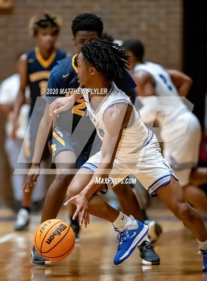 Thumbnail 3 in Rocky Mount vs Westover (NCHSAA 3A Third Round) photogallery.