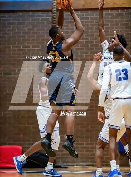 Thumbnail 1 in Rocky Mount vs Westover (NCHSAA 3A Third Round) photogallery.