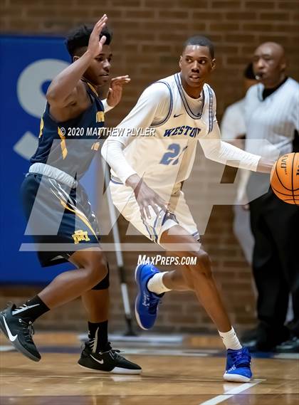 Thumbnail 1 in Rocky Mount vs Westover (NCHSAA 3A Third Round) photogallery.