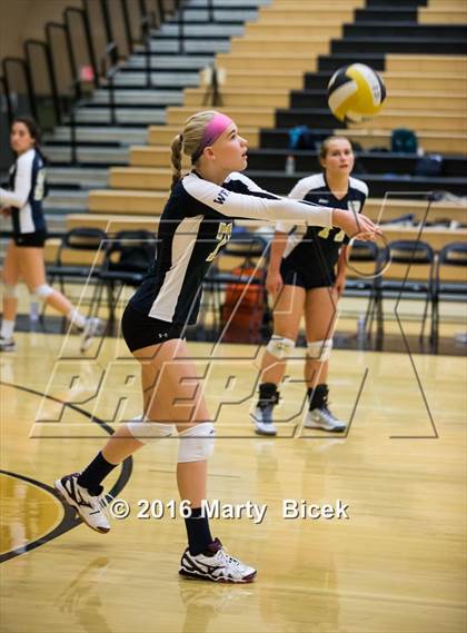 Thumbnail 1 in Central Catholic @ Enochs photogallery.
