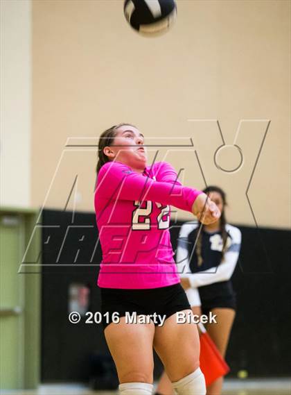 Thumbnail 3 in Central Catholic @ Enochs photogallery.