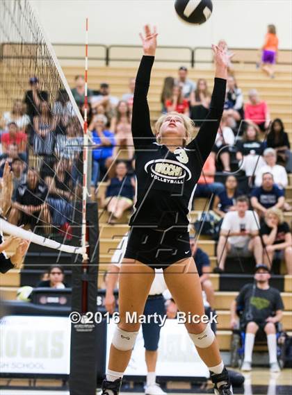 Thumbnail 2 in Central Catholic @ Enochs photogallery.