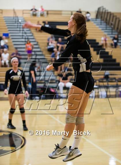 Thumbnail 1 in Central Catholic @ Enochs photogallery.