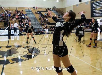 Thumbnail 2 in Central Catholic @ Enochs photogallery.
