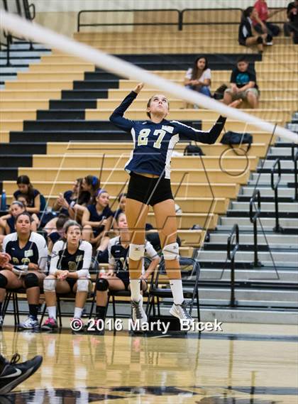 Thumbnail 3 in Central Catholic @ Enochs photogallery.
