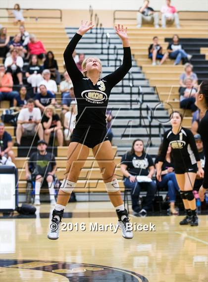 Thumbnail 1 in Central Catholic @ Enochs photogallery.