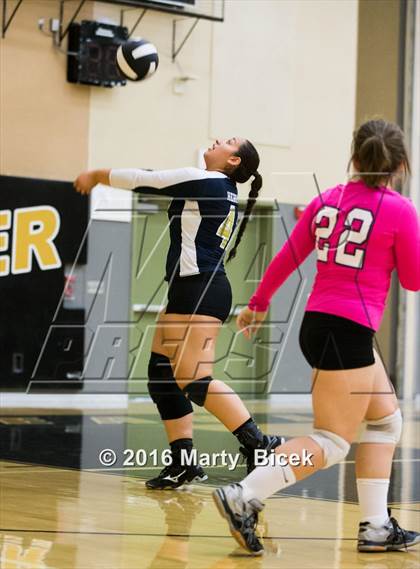 Thumbnail 2 in Central Catholic @ Enochs photogallery.