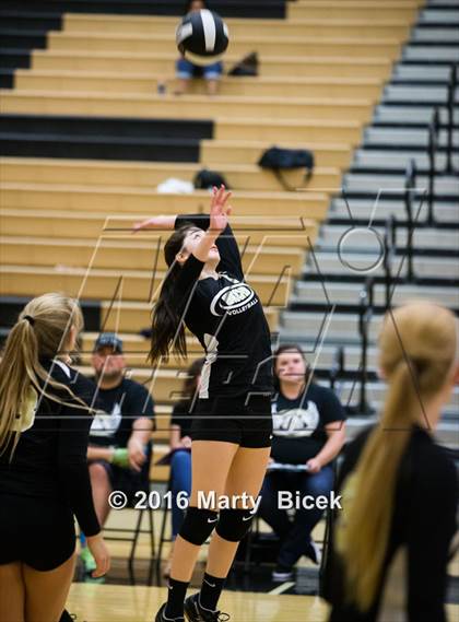 Thumbnail 3 in Central Catholic @ Enochs photogallery.