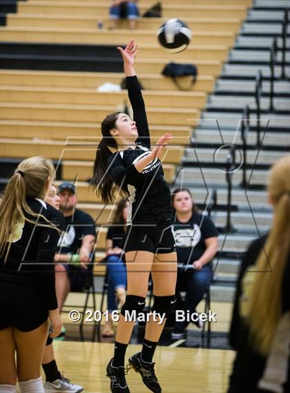 Thumbnail 1 in Central Catholic @ Enochs photogallery.