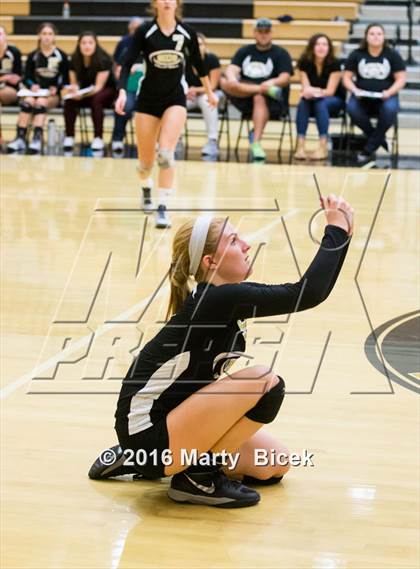 Thumbnail 3 in Central Catholic @ Enochs photogallery.