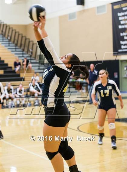 Thumbnail 1 in Central Catholic @ Enochs photogallery.