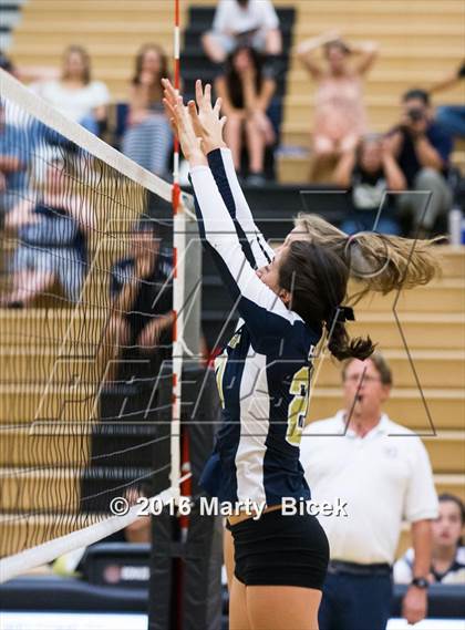 Thumbnail 1 in Central Catholic @ Enochs photogallery.