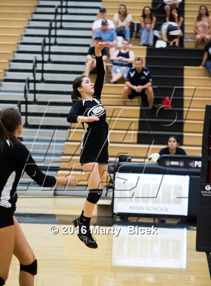 Thumbnail 2 in Central Catholic @ Enochs photogallery.