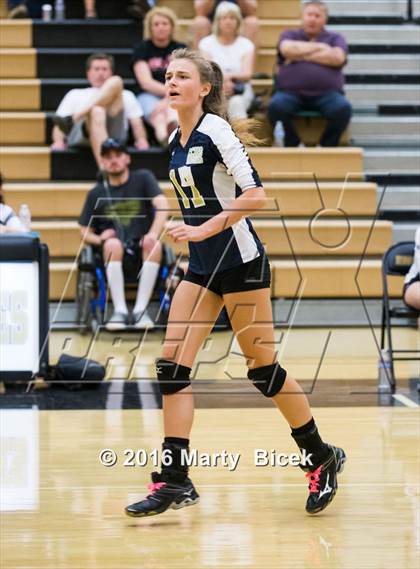 Thumbnail 3 in Central Catholic @ Enochs photogallery.