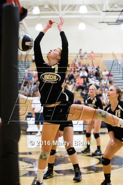 Thumbnail 3 in Central Catholic @ Enochs photogallery.